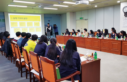 사상구 청소년기자 24명 위촉… 제7기 기자단 출범 2