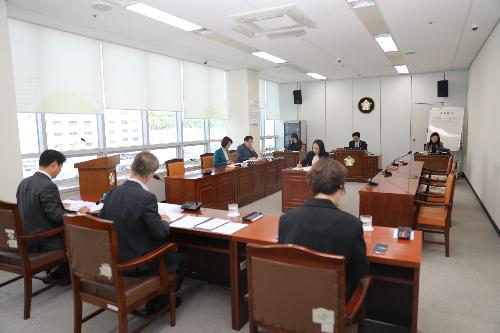 제252회 임시회 의회운영위원회 조례안 심사
