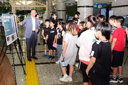 서감초등학교 4학년 1반 학생들 사상구청 견학